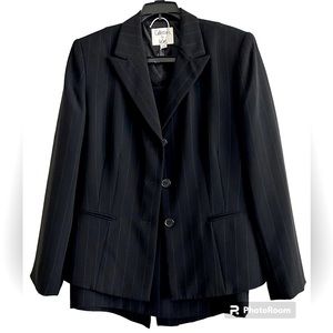 🖤 LeSuit Skirt Suit Pinstripe 2 pcs